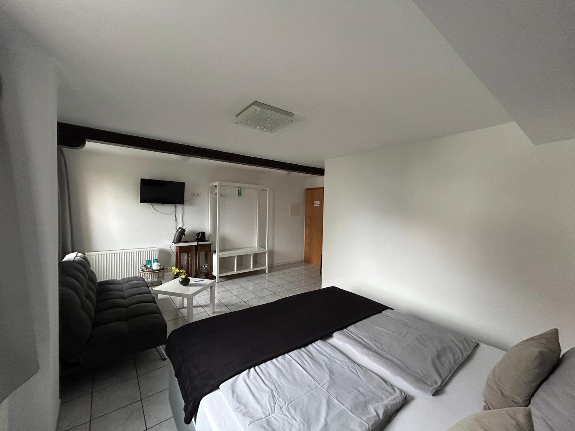 Mikroapartments Klarenthal Saarbrücken Zewnętrze zdjęcie